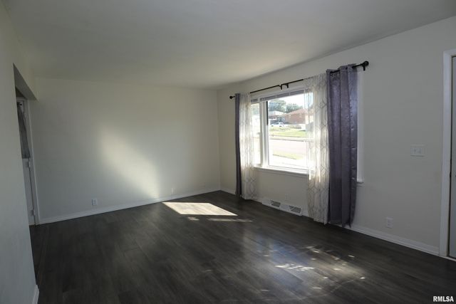 1107 LINCOLN Street, Pekin, IL 61554
