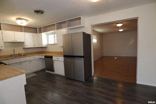 1107 LINCOLN Street, Pekin, IL 61554