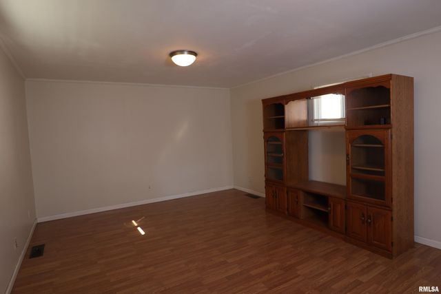 1107 LINCOLN Street, Pekin, IL 61554