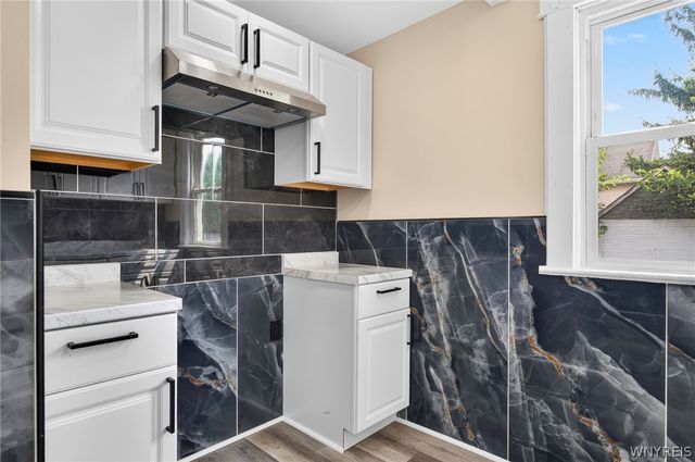 22 Comstock Avenue, Buffalo, NY 14215