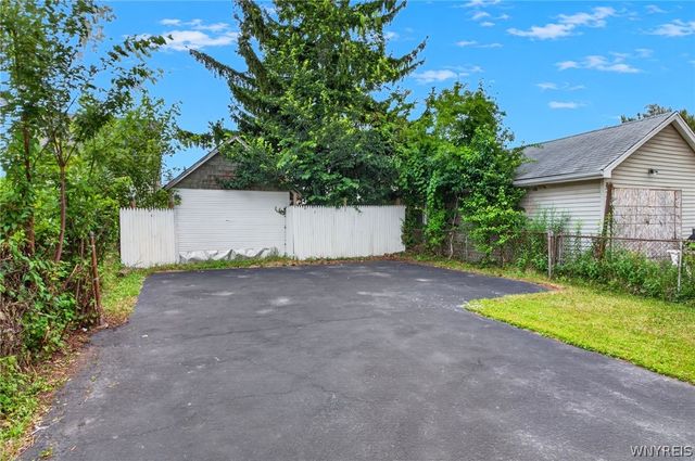 22 Comstock Avenue, Buffalo, NY 14215
