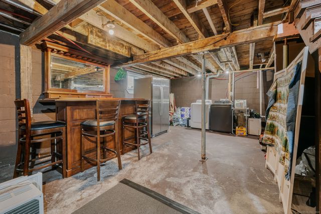 87 Flyers Drive, Norwich, CT 06360