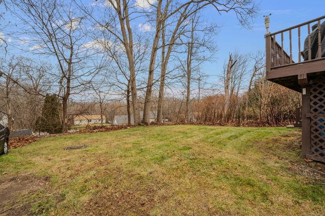 87 Flyers Drive, Norwich, CT 06360