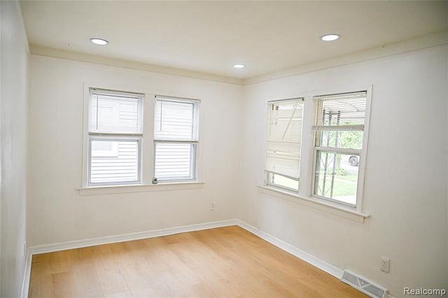 19357 Centralia, Redford, MI 48240