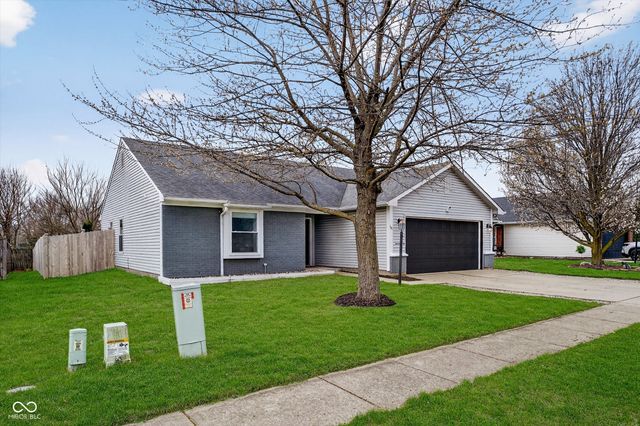 165 E Flat Rock Drive, Westfield, IN 46074