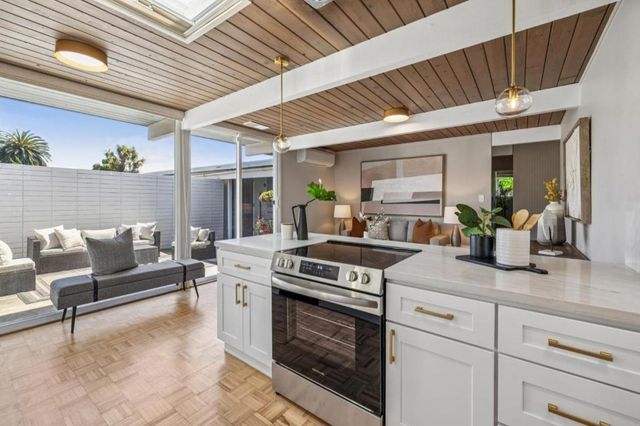 809 Constitution Drive, Foster City, CA 94404