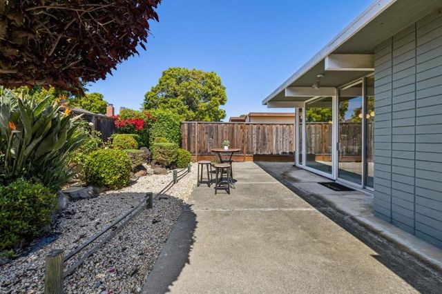 809 Constitution Drive, Foster City, CA 94404