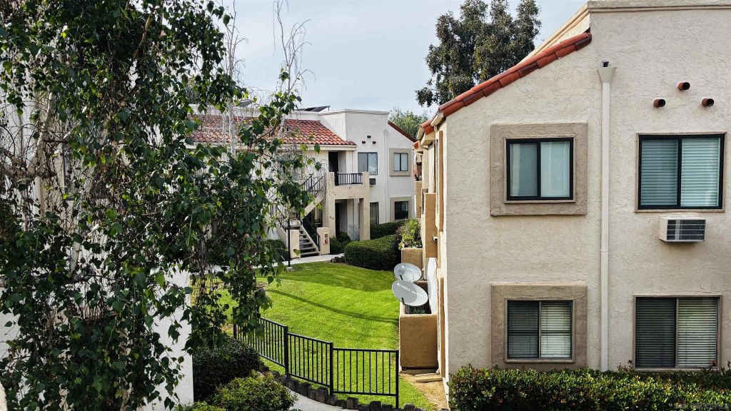 8476 New Salem 78, San Diego, CA 92126