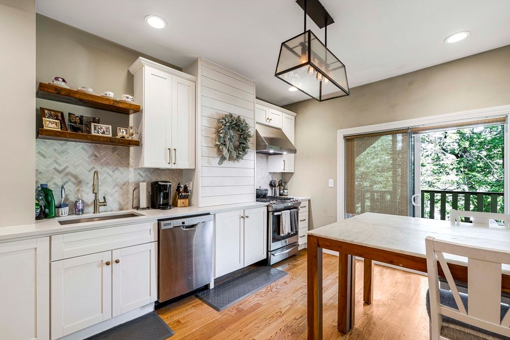 38 Woodward St 2, Boston, MA 02127