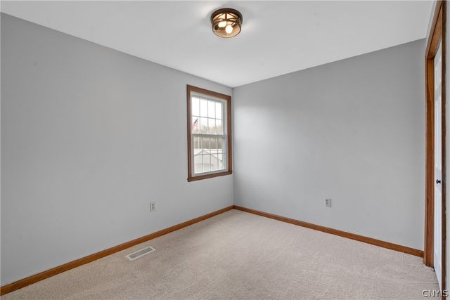 8455 Rollercoaster Drive, Cicero, NY 13039