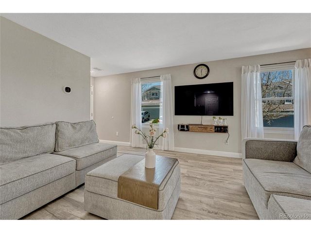 5427 S Quatar Ct, Aurora, CO 80015