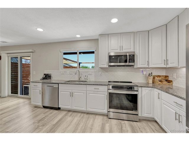 5427 S Quatar Ct, Aurora, CO 80015