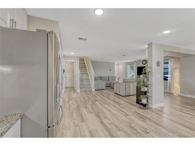 5427 S Quatar Ct, Aurora, CO 80015