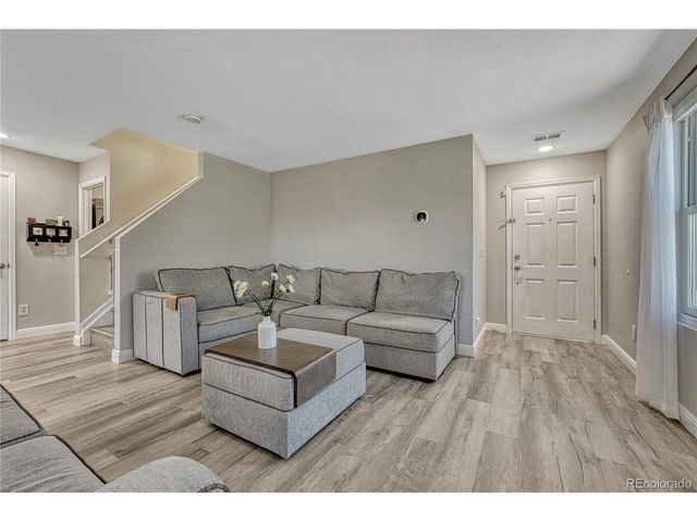 5427 S Quatar Ct, Aurora, CO 80015