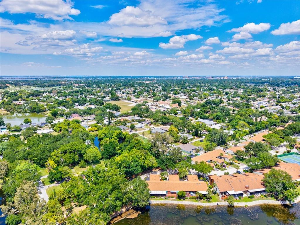 Image 40 of property listing at 4612 PARK LAKE TERRACE N, Bradenton, FL 34209