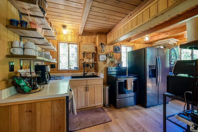 41233 Rock Road, Shaver Lake, CA 93664