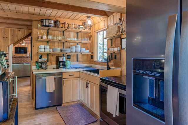 41233 Rock Road, Shaver Lake, CA 93664