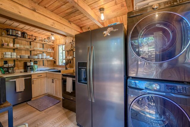 41233 Rock Road, Shaver Lake, CA 93664