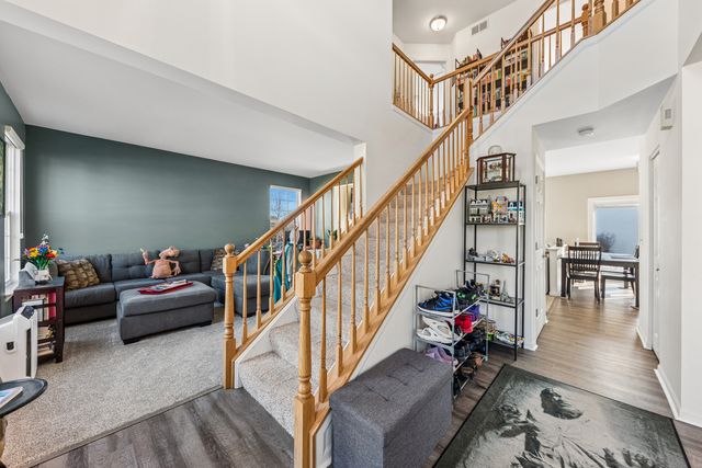 543 Sparrow Court, Lindenhurst, IL 60046