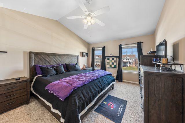 543 Sparrow Court, Lindenhurst, IL 60046