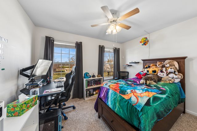 543 Sparrow Court, Lindenhurst, IL 60046