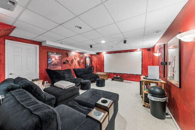 543 Sparrow Court, Lindenhurst, IL 60046