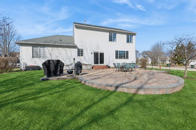 543 Sparrow Court, Lindenhurst, IL 60046