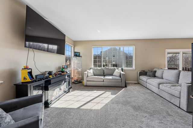 543 Sparrow Court, Lindenhurst, IL 60046