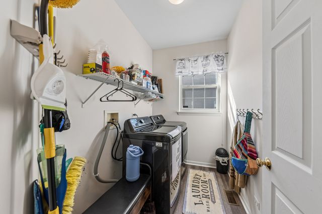 543 Sparrow Court, Lindenhurst, IL 60046