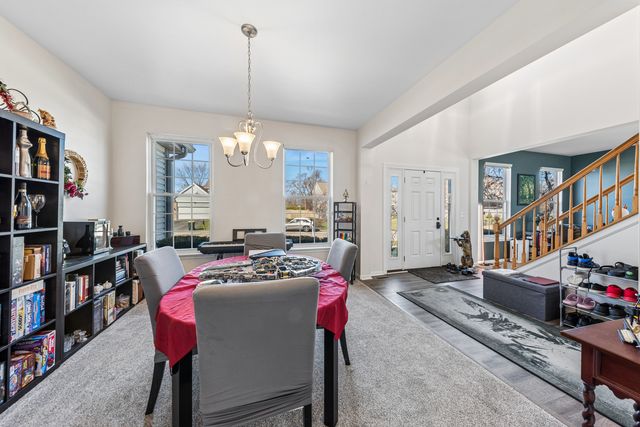 543 Sparrow Court, Lindenhurst, IL 60046