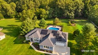 5220 Canyon River Drive Ne, Cannon Twp, MI 49301