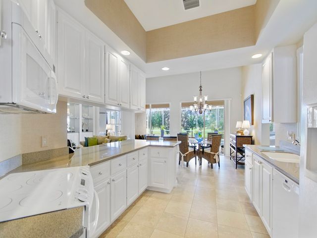 5406 Barbados Square, Vero Beach, FL 32967