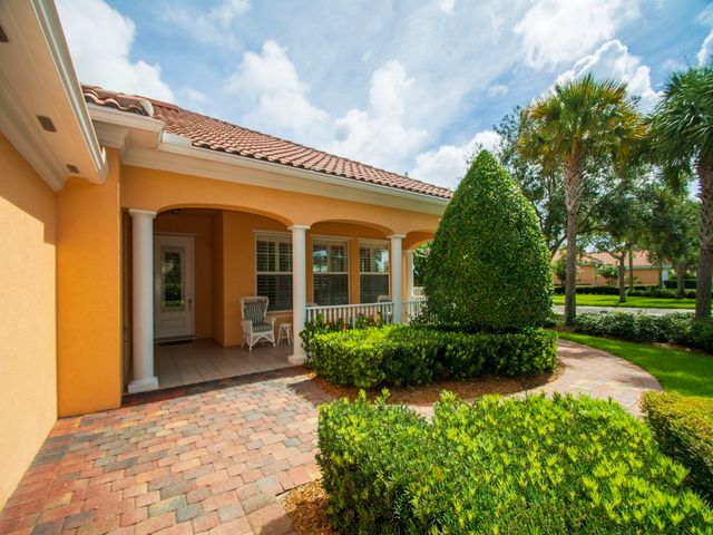 5406 Barbados Square, Vero Beach, FL 32967