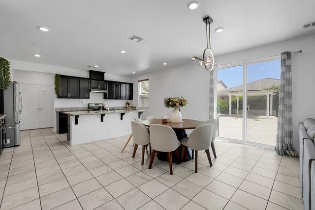 258 Columbus Dr, Manteca, CA 95337