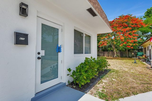 875 NE 39th St, Oakland Park, FL 33334