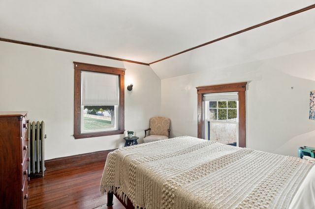 4 Henry Avenue, Woburn, MA 01801