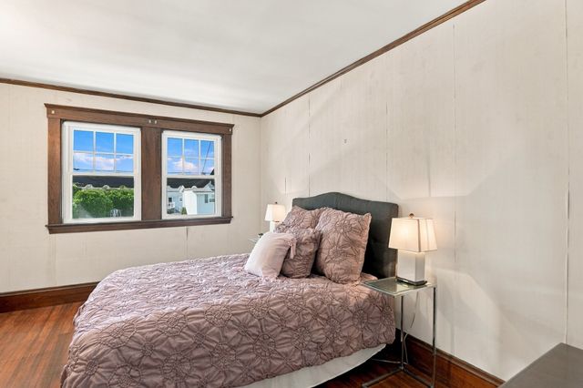 4 Henry Avenue, Woburn, MA 01801