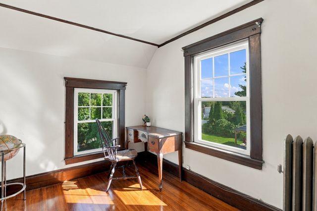 4 Henry Avenue, Woburn, MA 01801