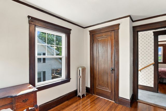 4 Henry Avenue, Woburn, MA 01801