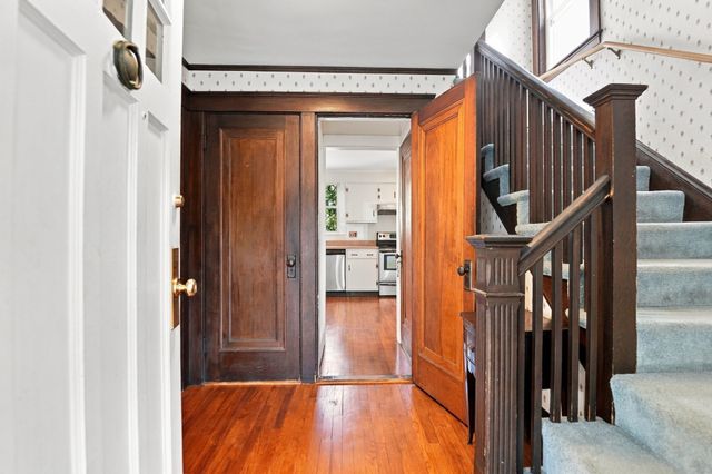 4 Henry Avenue, Woburn, MA 01801