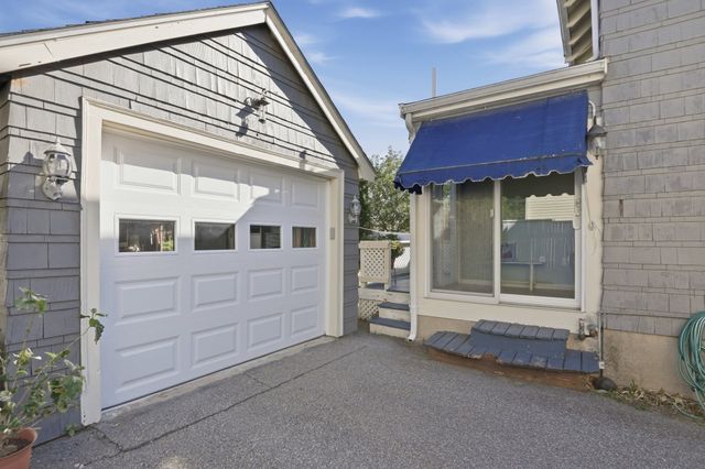 4 Henry Avenue, Woburn, MA 01801