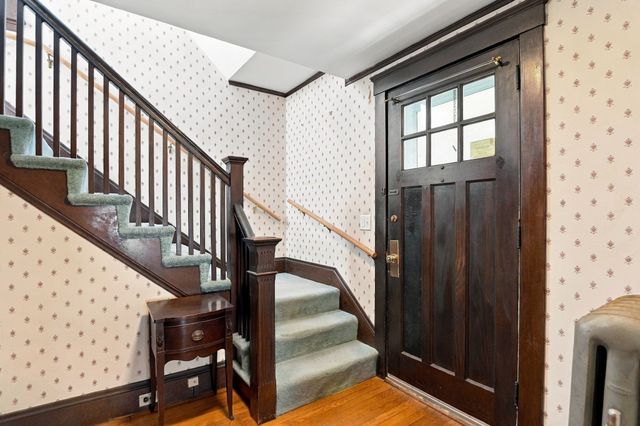 4 Henry Avenue, Woburn, MA 01801