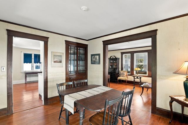 4 Henry Avenue, Woburn, MA 01801