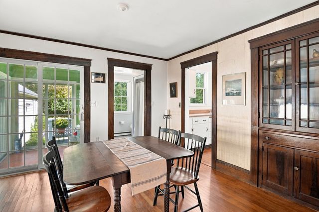 4 Henry Avenue, Woburn, MA 01801