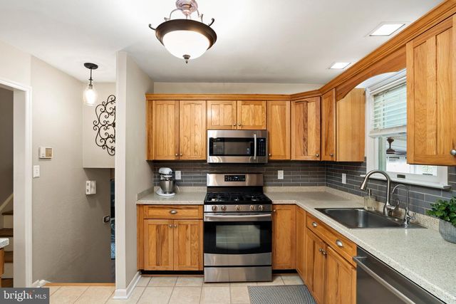 46 HEMPSTEAD RD, Hamilton, NJ 08610