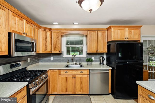 46 HEMPSTEAD RD, Hamilton, NJ 08610