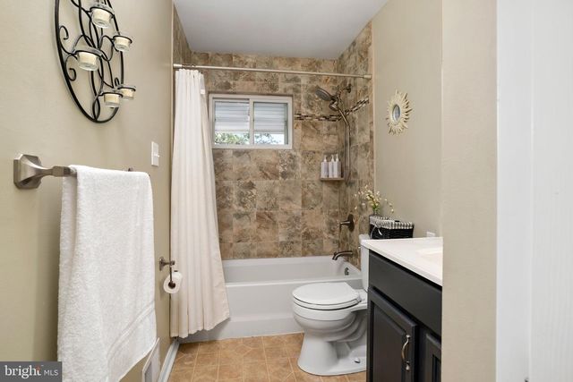 46 HEMPSTEAD RD, Hamilton, NJ 08610