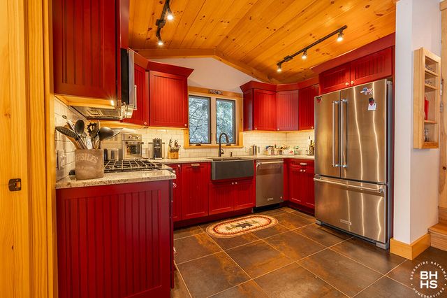 2 Chipmunk Lane, Lake Placid, NY 12946