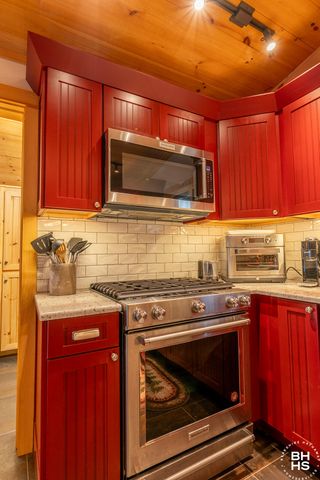 2 Chipmunk Lane, Lake Placid, NY 12946