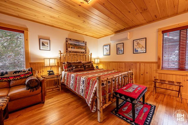 2 Chipmunk Lane, Lake Placid, NY 12946